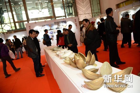 “盛世蓮花”雕塑作品回顧展在澳門舉行（深圳雕塑廠 深圳鑄銅雕塑廠 深圳不銹鋼雕塑廠 深圳雕塑設(shè)計）